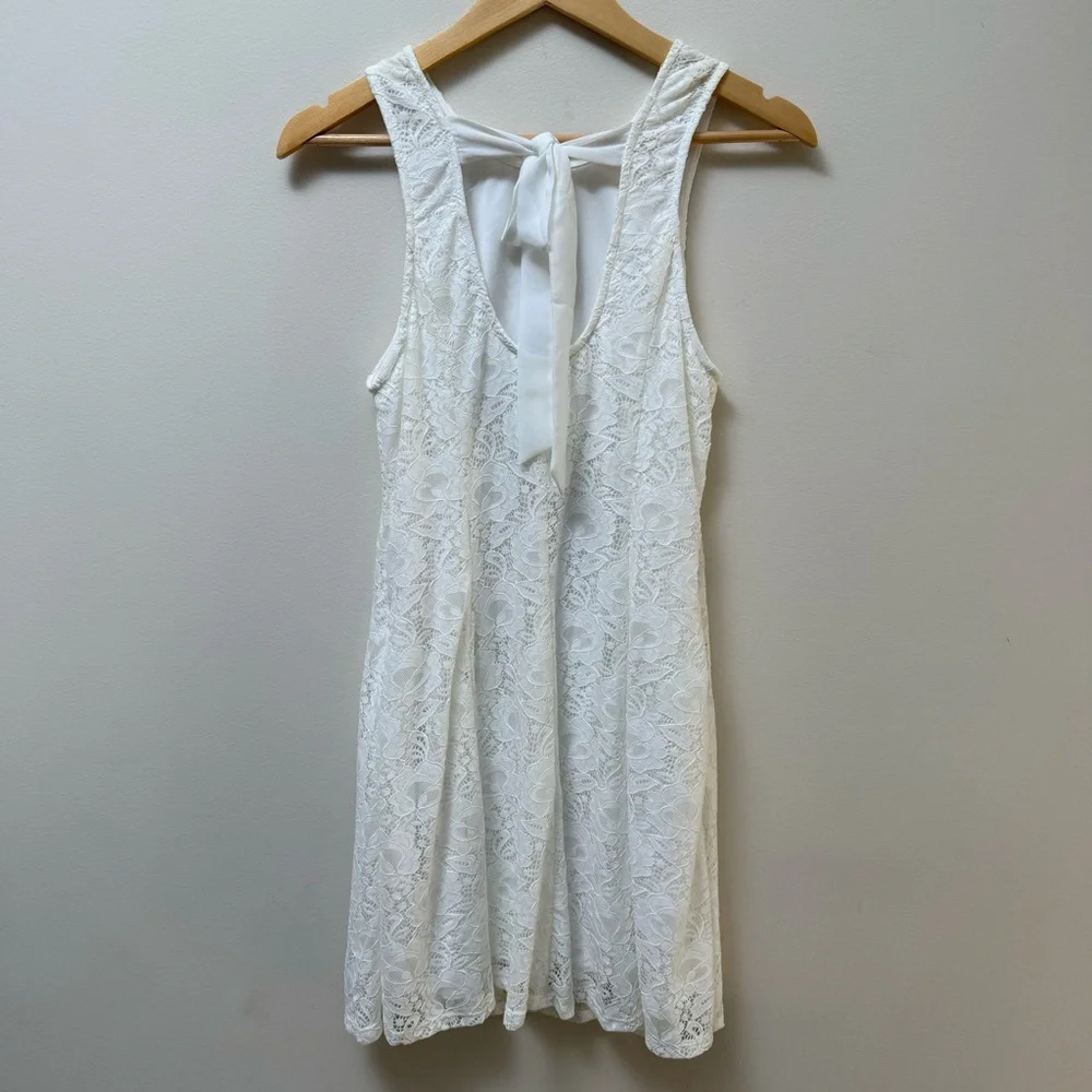 Speechless Lace Dress - Picture 6 of 8